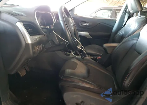 2017 Jeep Cherokee Trailhawk from USA, damaged, VIN 1C4PJMBS4HW611191